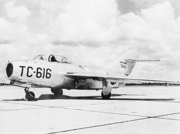  USSR MiG-15  TC-616