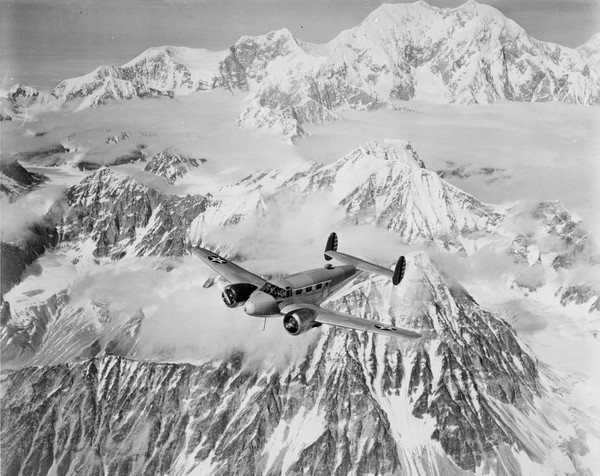  Beechcraft F-2  