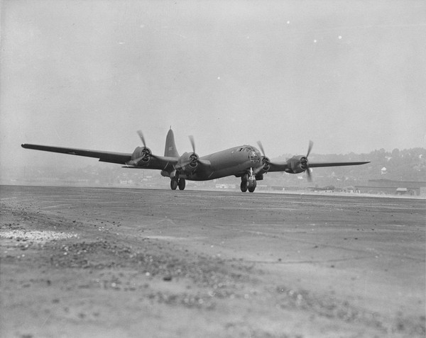  Boeing XB-29 Superfortress 