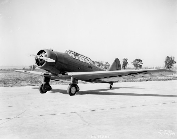  North American Aviation   NR16025
