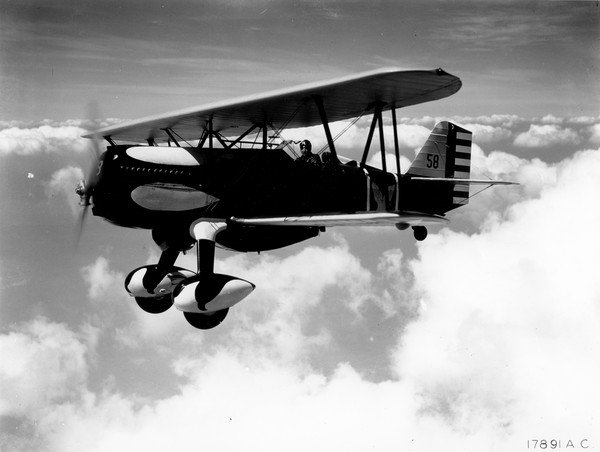  Curtiss P-6E  