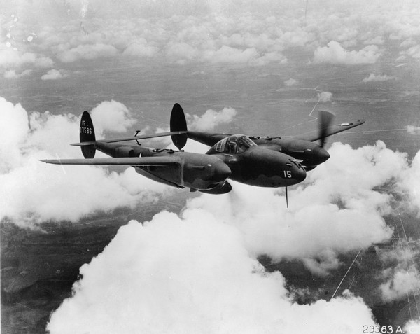 USAF Lockheed P-38E Lightning 41-7586