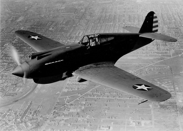  Curtiss P-40 Warhawk 