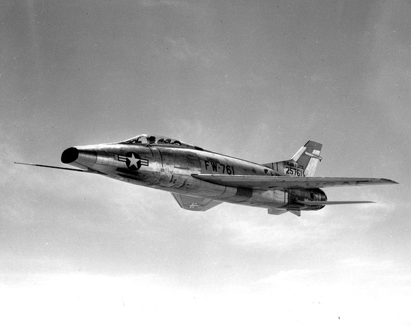 USAF North American Aviation F-100A Super Sabre 52-5761