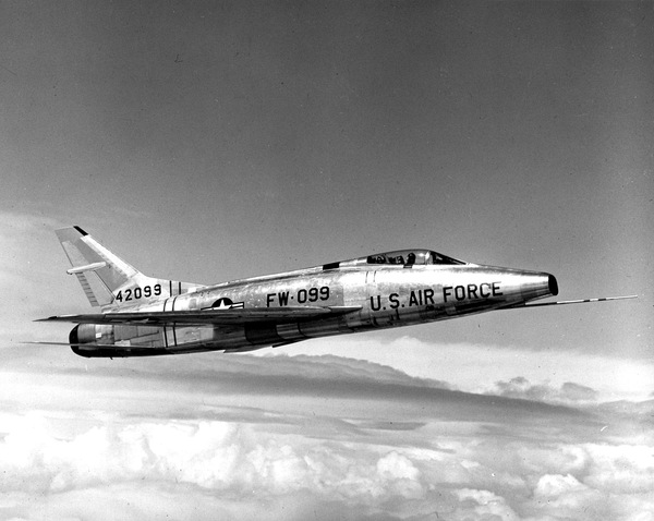USAF North American Aviation F-100C Super Sabre 54-2099