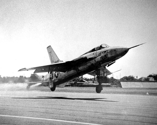 USAF Republic JF-105B  54-0105