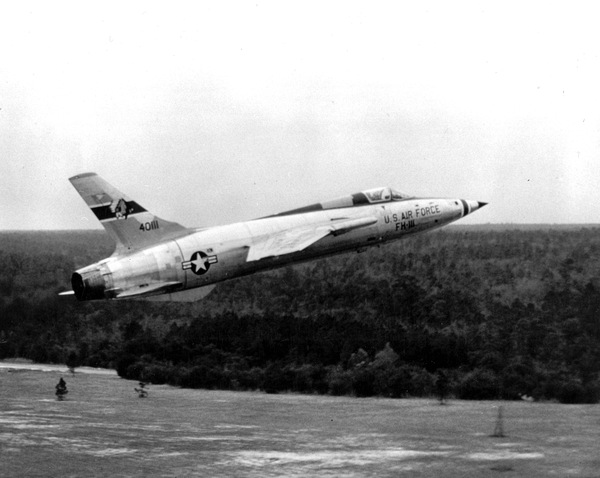 USAF Republic F-105B  54-0111